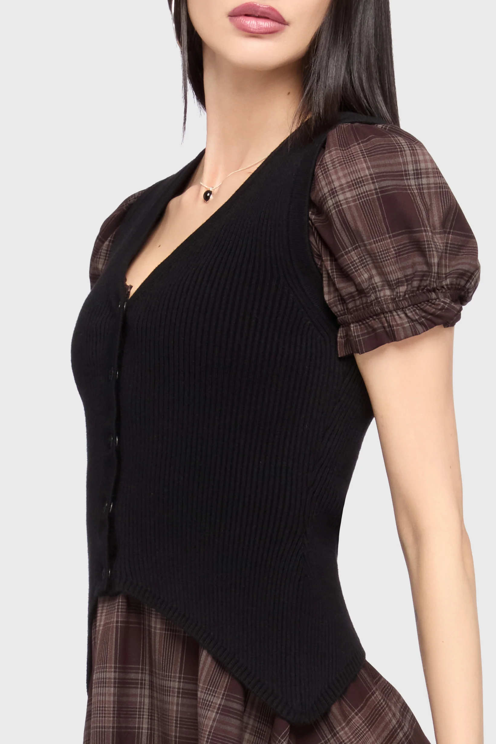 Kihilist Obsidienne Knit Vest - Image 4
