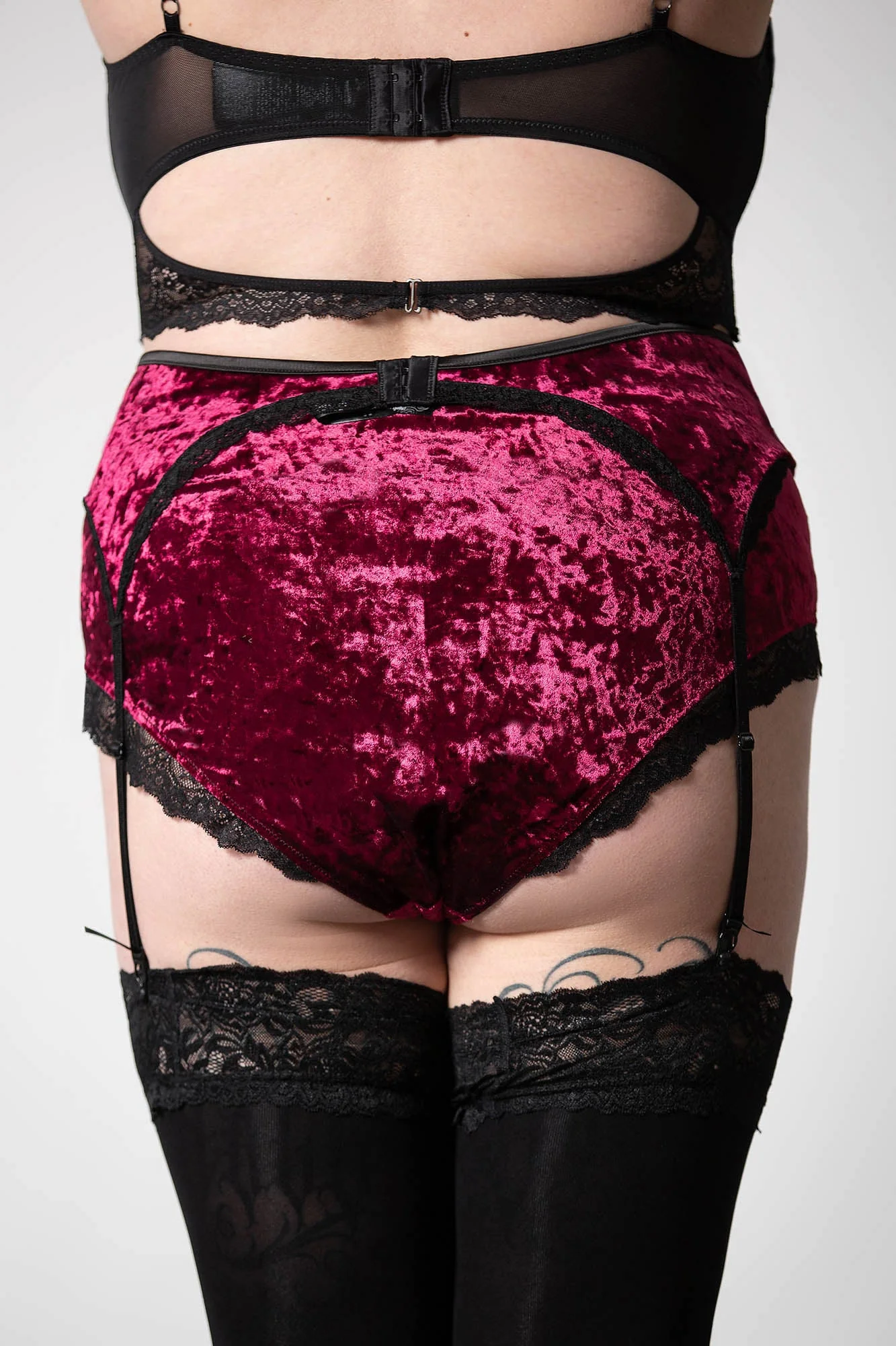 Mercy Lace Garter Belt [BLOOD] [PLUS] - Image 3