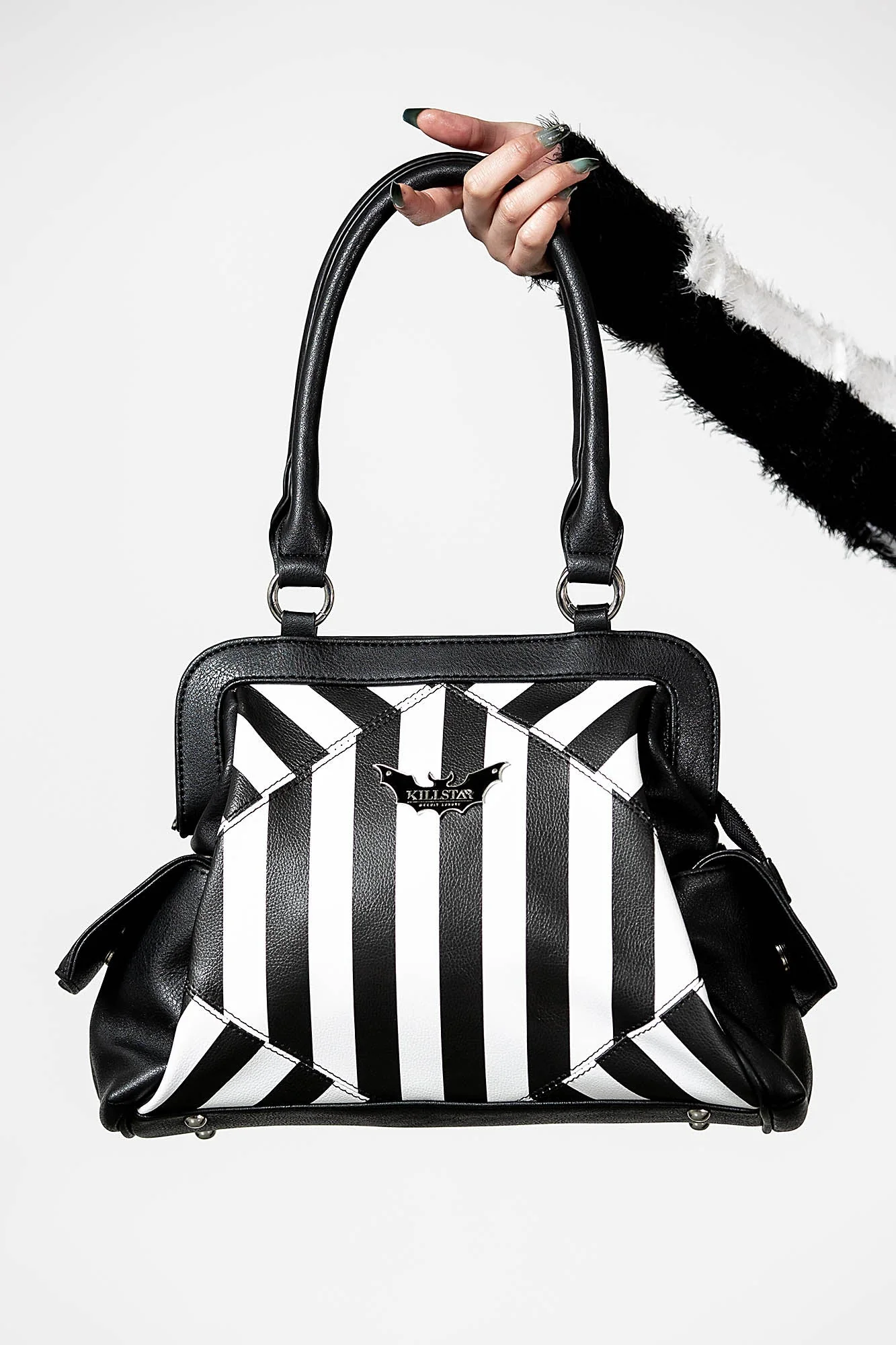Never Trust The Living Handbag - Image 3