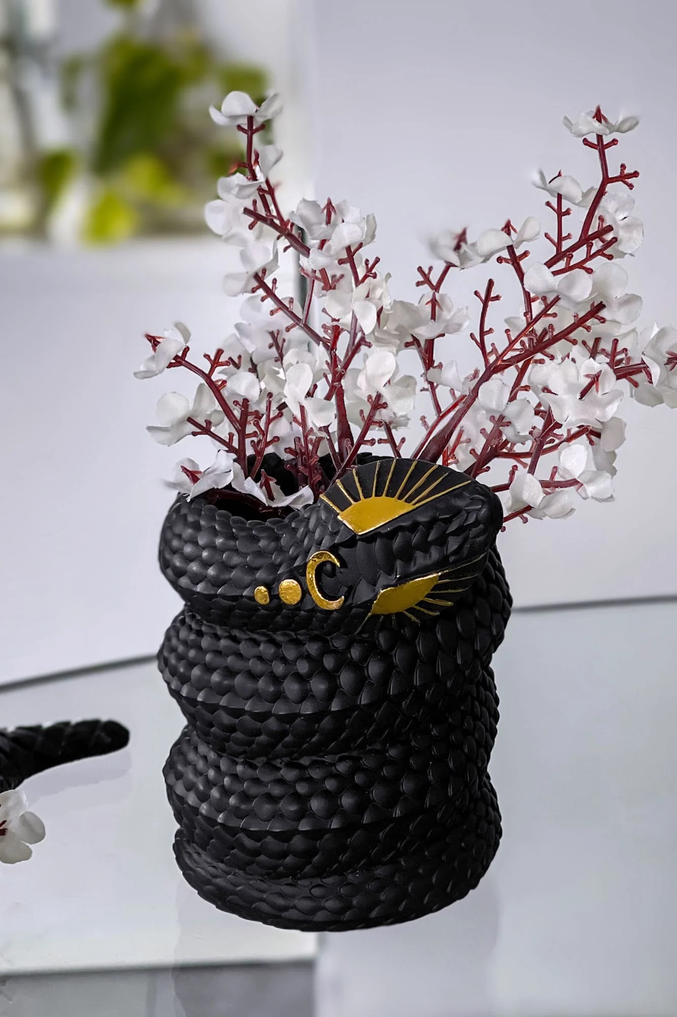 Serpentina Bud Vase - Image 3